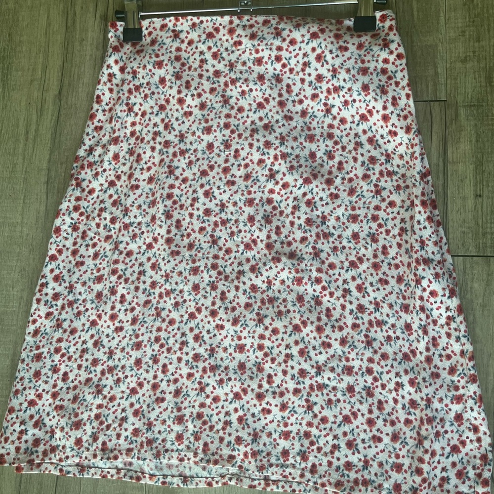 Brandy Melville Floral Mid-length skirt